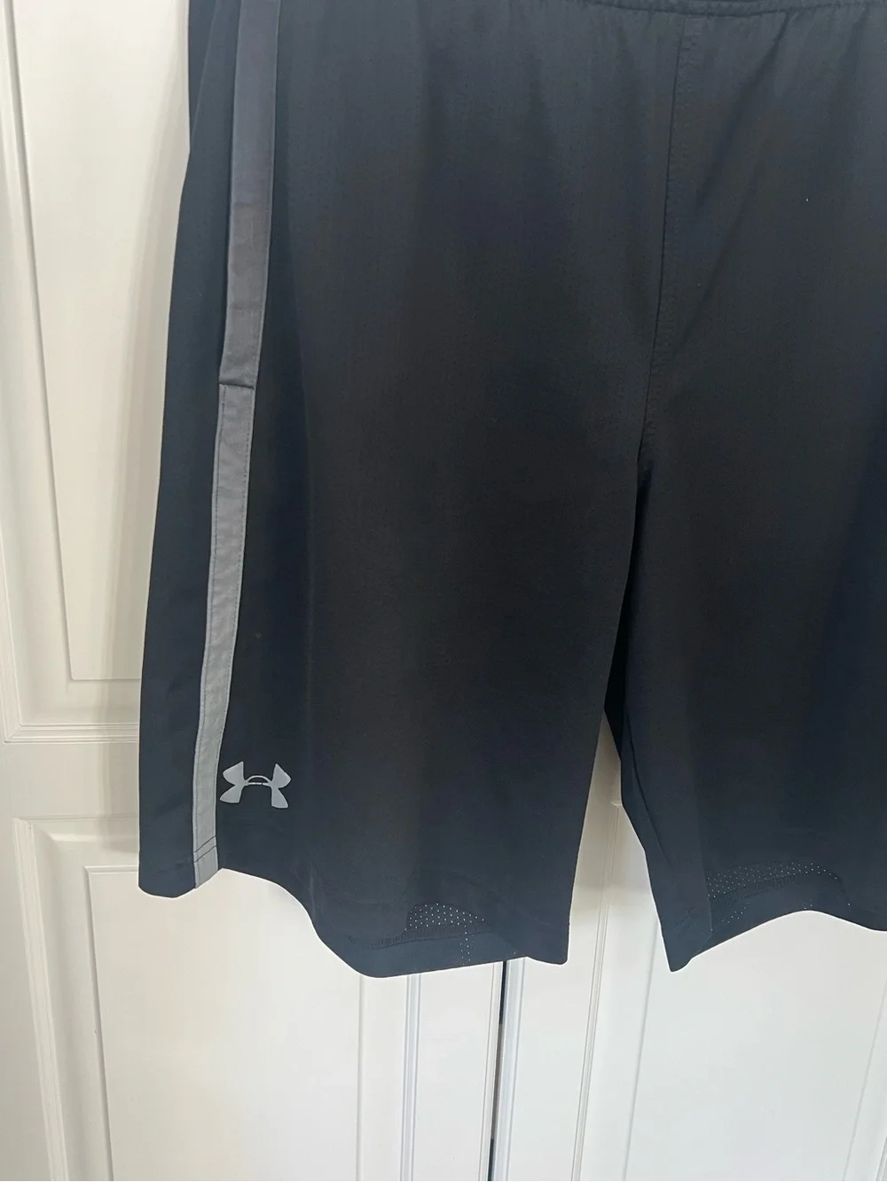 Under Armour men’s pull up Shorts size XL